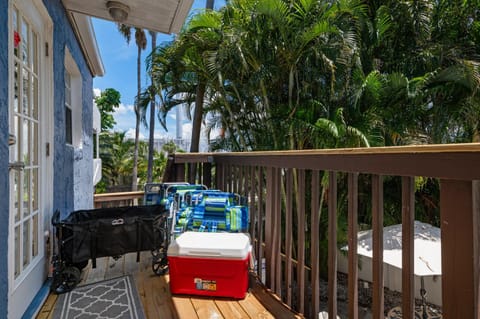 AMI Condo With Pool, Walk to Beach & Bridge St House in Bradenton Beach