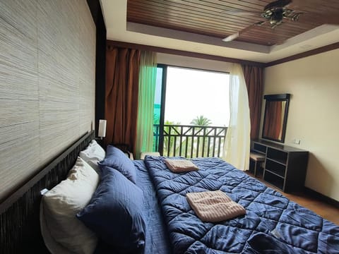 Bed, View (from property/room), Balcony/Terrace, Photo of the whole room, Bedroom