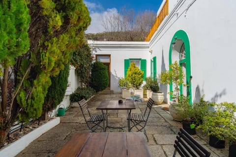 Dining area, Inner courtyard view