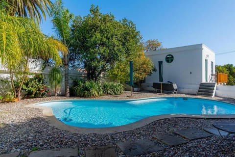 Garden view, Swimming pool, sunbed