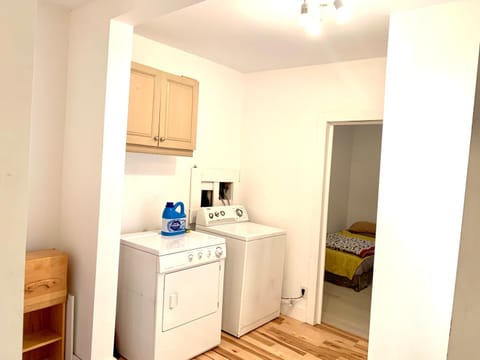 Select Room in 2-Bedroom Apartment, Quebec City Apartment in Quebec City