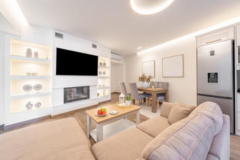 TV and multimedia, Living room, Seating area