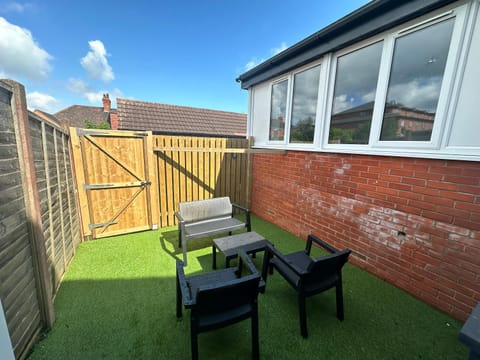 Patio, Garden, Balcony/Terrace, Garden view