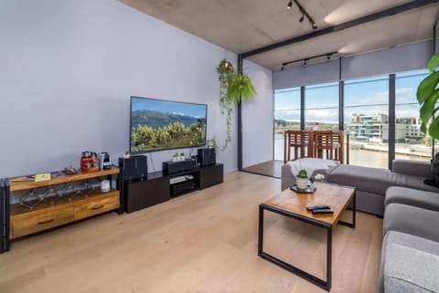 TV and multimedia, Living room, Dining area