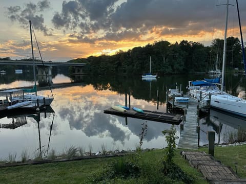 Weems Creek Cottage, Annapolis Waterfront House in Annapolis