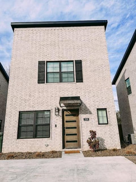 Razorback Haven House in Fayetteville