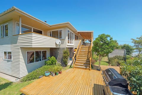 Tahuna Views - Spa Pool, Sea Views, Great for Kids House in Nelson