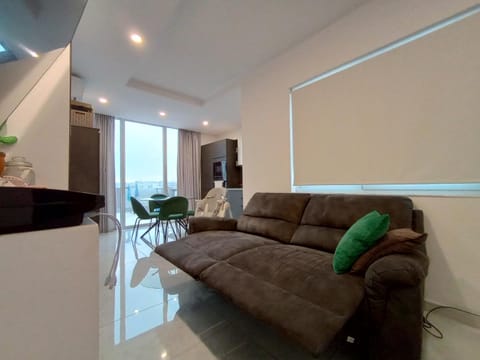 High Rise Haven Penthouse Apartment in Saint Paul's Bay