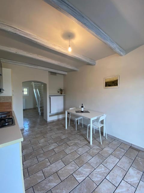 La casa di Roby-3 Appartamento Cesare con piscina Apartment in La Morra