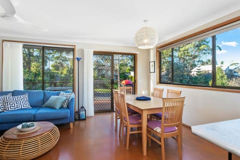 The Rainbow Lorikeet Verandah Haus in Bawley Point