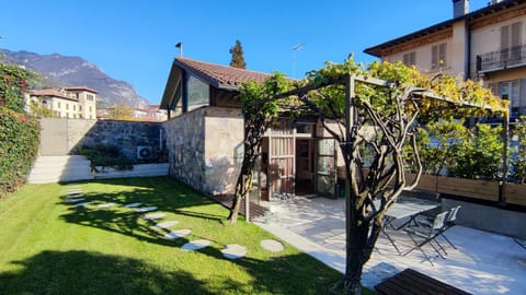 Property building, Natural landscape, Garden view