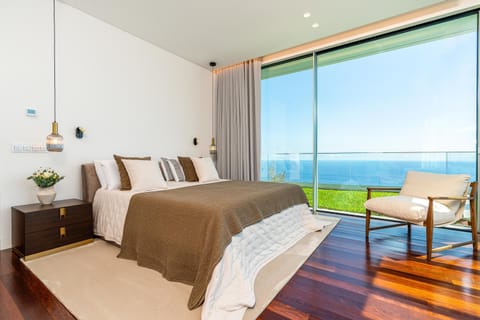 Bed, Bedroom, Sea view