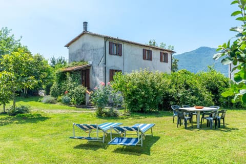 Property building, Natural landscape, Garden, Garden view, Mountain view