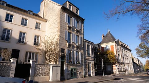 Property building, Winter, Street view