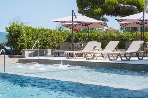 Pool view, Swimming pool, sunbed