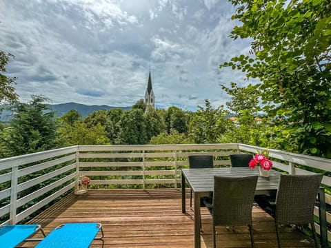 Patio, Day, Garden, View (from property/room), Balcony/Terrace, Balcony/Terrace, Dining area, Garden view, Mountain view