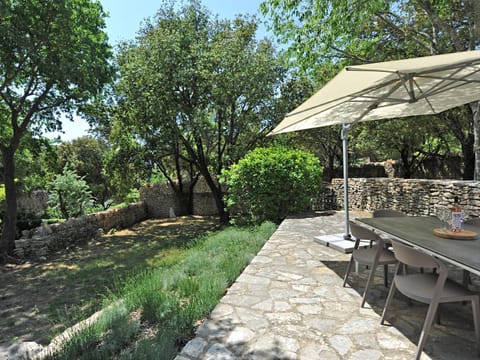 Patio, Spring, Day, Natural landscape, Garden, Dining area, Garden view