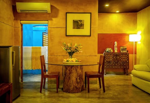 Decorative detail, Dining area, Garden view