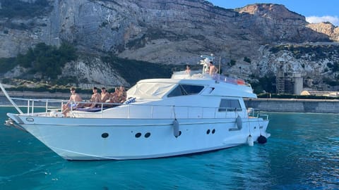 PAPIRO 2 home boat Docked boat in Loano