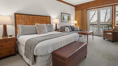 1216 The Lodge At Spruce Peak Ski in Ski Out Studio Spruce Peak Village Views 2nd floor Resort in Stowe