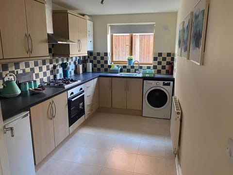 Brilliant New Birmingham Rd, Junction 2 M5 Two Twin Bedrooms Appartement in Oldbury