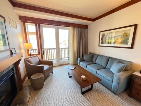 1434 Lodge at Spruce Peak Ski in Ski out Studio Expansive Views Resort in Stowe