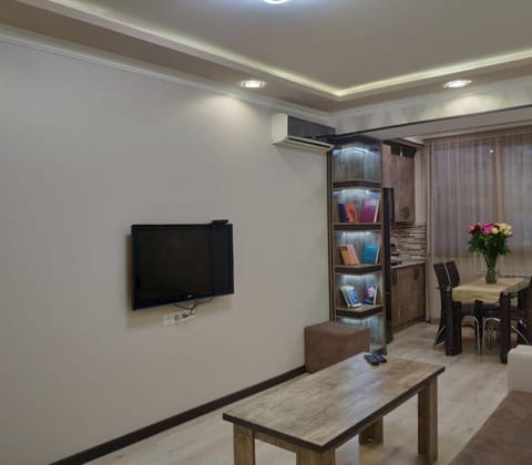 Communal lounge/ TV room, TV and multimedia, Living room, Seating area, Evening entertainment