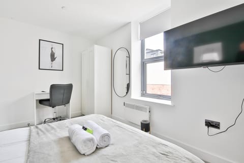 Luxury Central Cardiff Bay Flat with Air Fryer Apartment in Cardiff