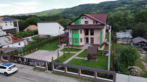 Viv House Bed and Breakfast in Prahova, Romania