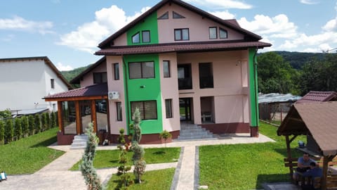 Viv House Bed and Breakfast in Prahova, Romania