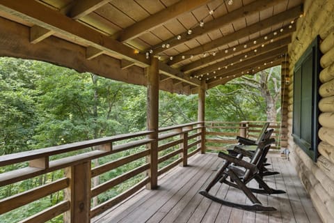 Boulder Brook Retreat House in Brushy Fork