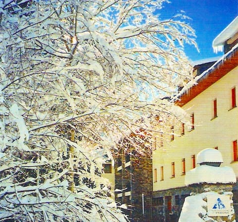 Facade/entrance, Winter