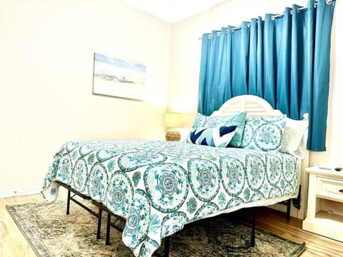 Farmhouse Coastal Townhouse- On the island! House in North Padre Island