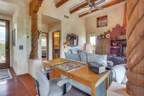 Chic Tucson Casita with Deck and Panoramic Views! Casa in Tanque Verde