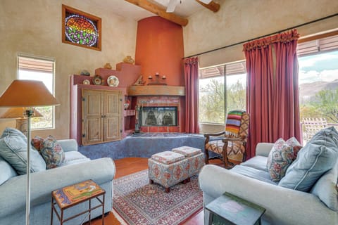 Chic Tucson Casita with Deck and Panoramic Views! Casa in Tanque Verde