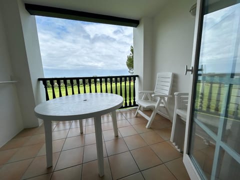 T2 avec piscine sur la Corniche - FR-1-239-1084 Apartment in Urrugne