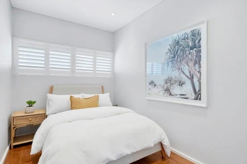 Palmilla - Walking distance to beach and Village Apartment in Pittwater Council