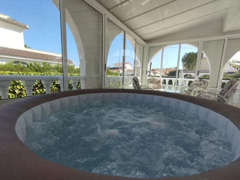 Hot Tub, Spa and wellness centre/facilities