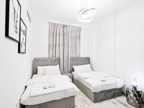 StoneTree - Fully Furnished - Dania 2 Apartment in Dubai