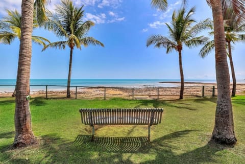 The Barra Retro 3 Bed Unit Walk To Foreshore Apartment in Darwin