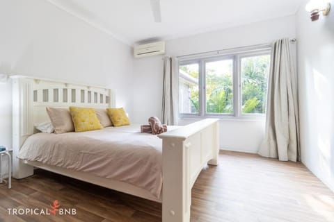 The Barra Retro 3 Bed Unit Walk To Foreshore Apartment in Darwin