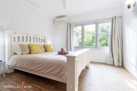 The Barra Retro 3 Bed Unit Walk to foreshore Apartment in Darwin