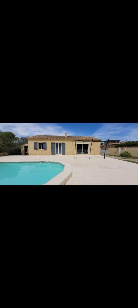 Villa 6 couchages piscine Villa in Cavaillon