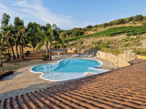 Day, Natural landscape, Mountain view, Pool view, Swimming pool, sunbed