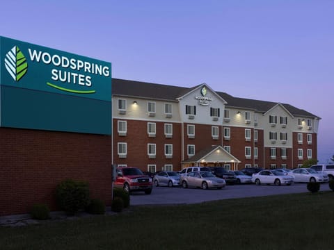 WoodSpring Suites Louisville Clarksville Hotel in Clarksville