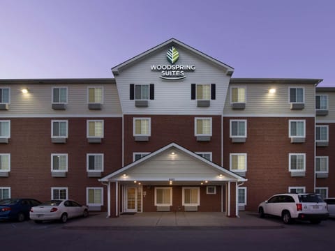 WoodSpring Suites Louisville Clarksville Hotel in Clarksville