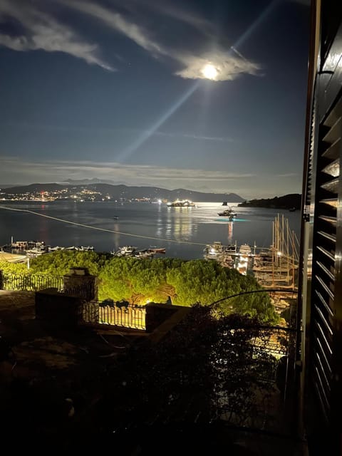 Le Finestre Veneris Bed and Breakfast in Porto Venere