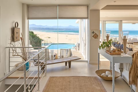 View (from property/room), Balcony/Terrace, Living room, Beach, Mountain view, Swimming pool