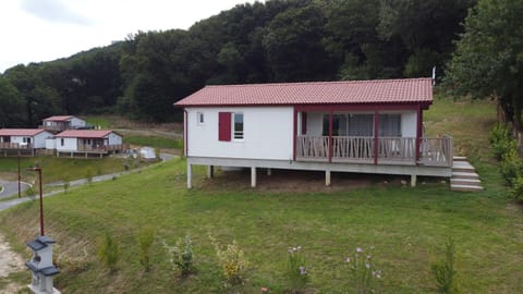 Chalet ILUNA climatisé 2 à 6 pers 3ch 2 sdb piscine et sérénité Chalet in French Basque Country