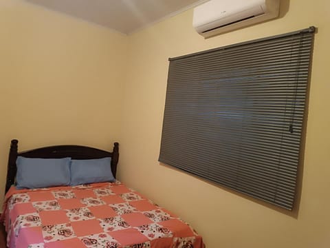 Bedroom, air conditioner